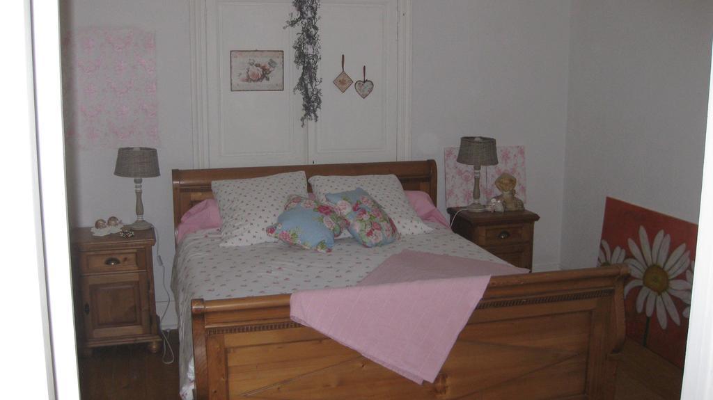 Domaine La Rose Bed and Breakfast Caylus Δωμάτιο φωτογραφία